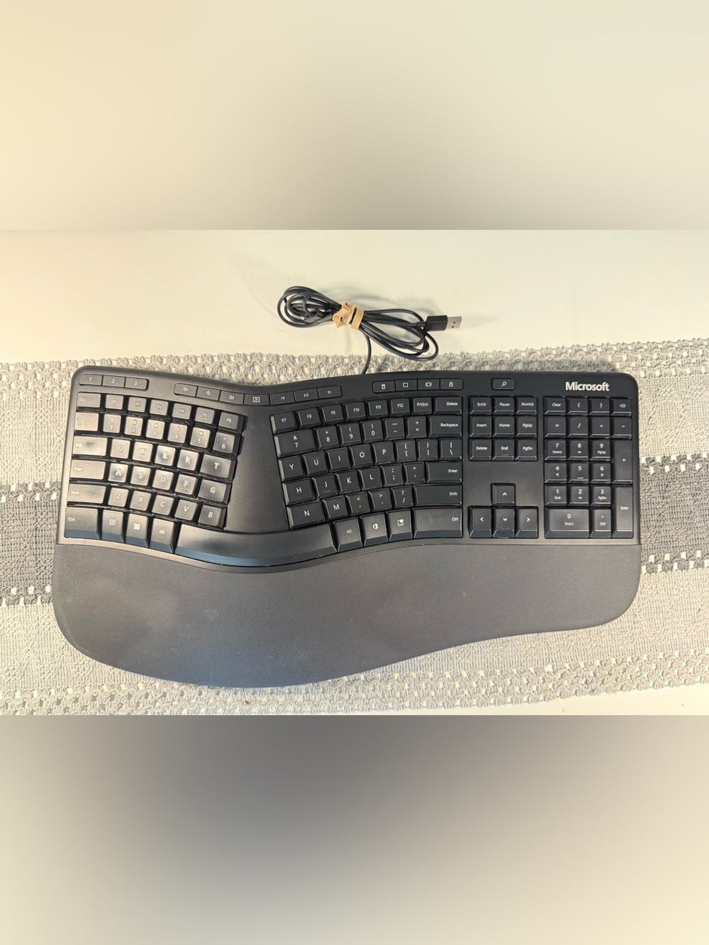 Microsoft LXM-00001 1878 Wired Ergonomic Keyboard - Tested